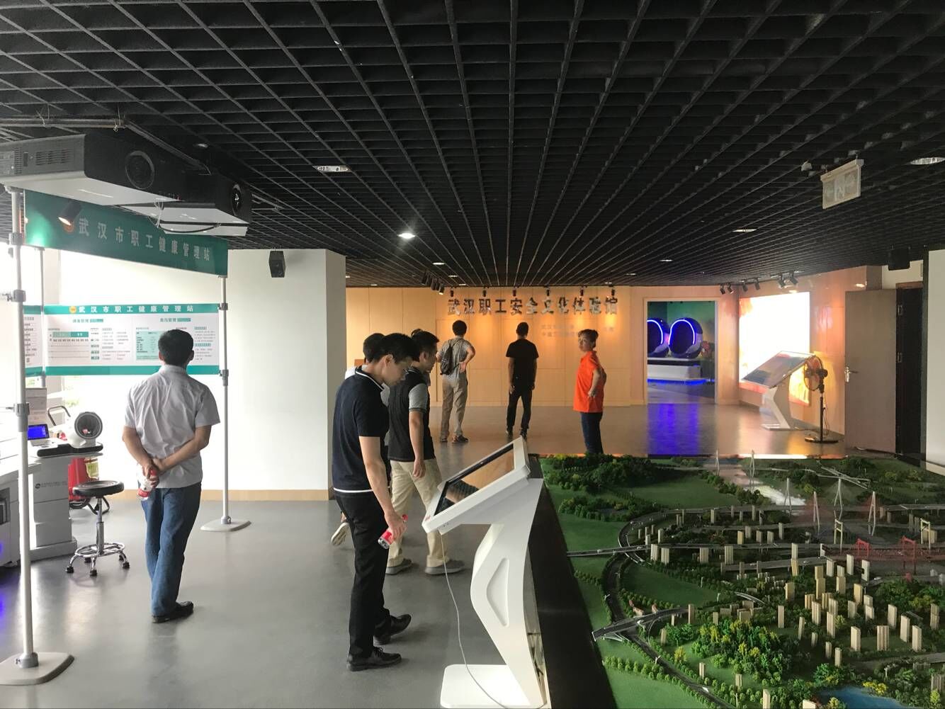 ��ҳ- �ط��������޹�˾�ٷ���վ